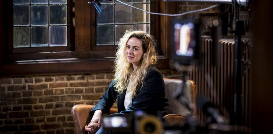 Opnames Frederike Van Lindt in de raadzaal Opnames Frederike Van Lindt in de raadzaal