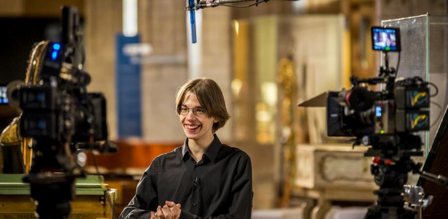 Balder Dendievel in de hal op het gelijkvloers van het Vleeshuis