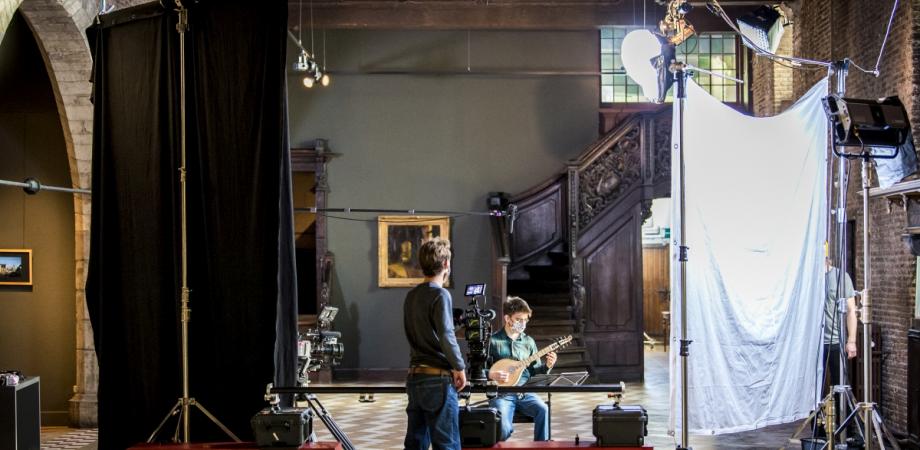 Justin Glaie in de Grote Zaal van het Vleeshuis Justin Glaie in de Grote Zaal van het Vleeshuis