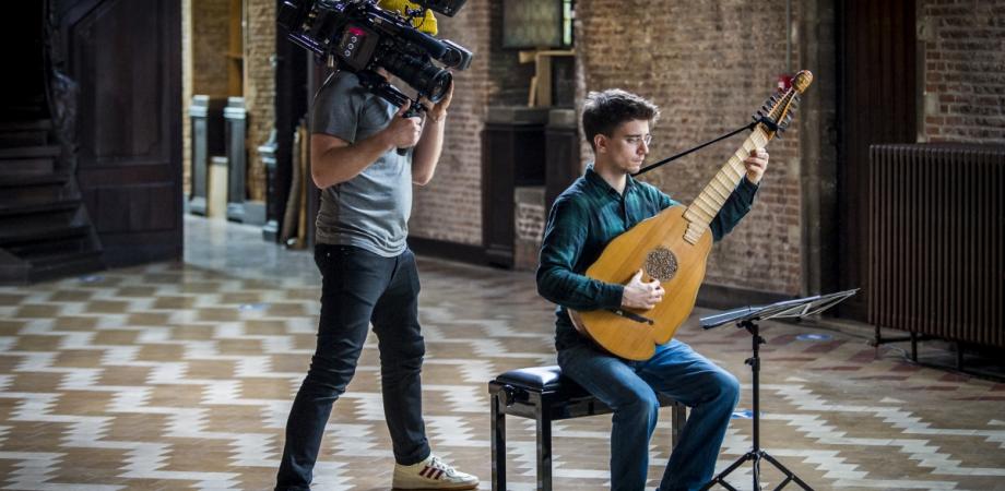 Justin Glaie in de Grote Zaal van het Vleeshuis